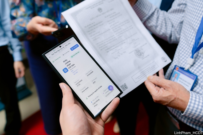 Phường Việt Hưng ra mắt mô hình Kiosk thông minh hỗ trợ thực hiện dịch vụ công trực tuyến- Ảnh 5.