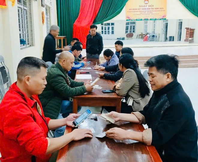 Công an xã Thượng Phúc làm sạch hơn 5.000 giấy phép lái xe và hơn 13.000 dữ liệu đăng ký phương tiện.- Ảnh 2.