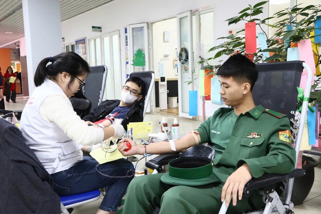 “Ngày hội Hiến máu tình nguyện năm 2025” phường Cửa Nam- Ảnh 3.