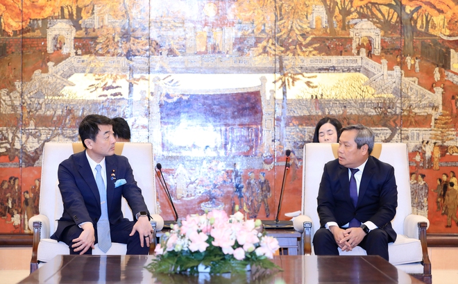 Chủ tịch UBND Thành phố Vũ Đại Thắng tiếp Thứ trưởng Bộ Đất đai, Hạ tầng, Giao thông và Du lịch Nhật Bản- Ảnh 1.