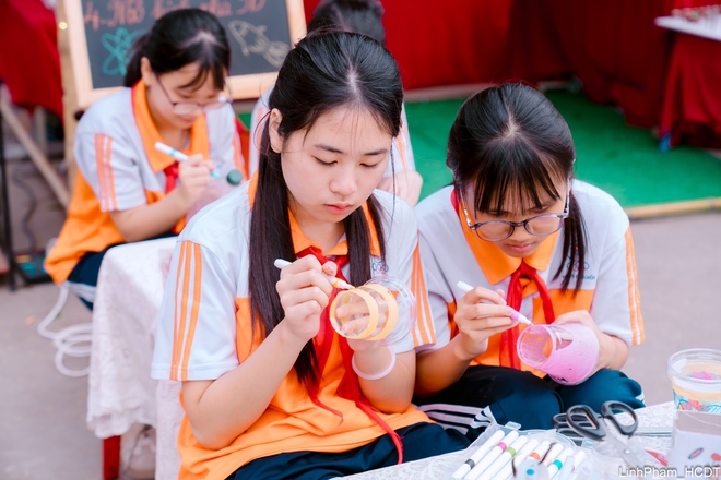 Phường Long Biên lan tỏa mạnh mẽ phong trào “Sáng - Xanh - Sạch - Đẹp” tại Trường THCS Cự Khối- Ảnh 10.