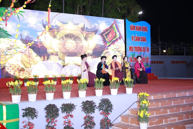 Đặc sắc chương trình nghệ thuật kỷ niệm 95 năm Ngày thành lập Đảng tại quận Long Biên- Ảnh 7.