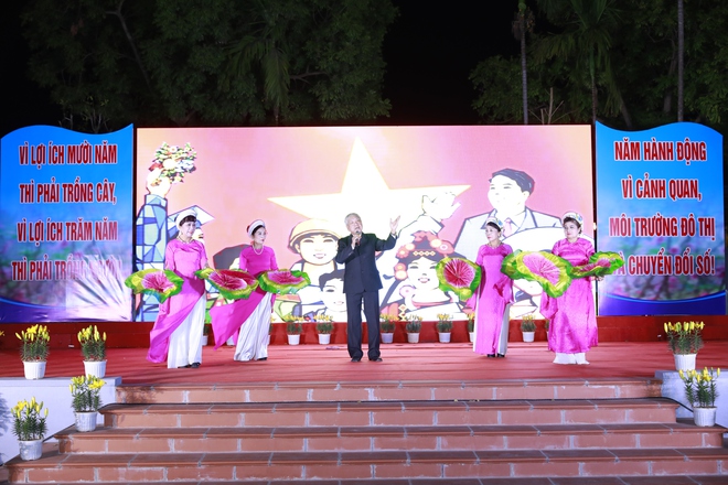 Đặc sắc chương trình nghệ thuật kỷ niệm 95 năm Ngày thành lập Đảng tại quận Long Biên- Ảnh 10.