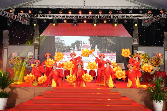 Trang trọng Lễ đón nhận Bằng xếp hạng Di tích lịch sử văn hóa cấp thành phố -  Đền Kim Quan- Ảnh 4.