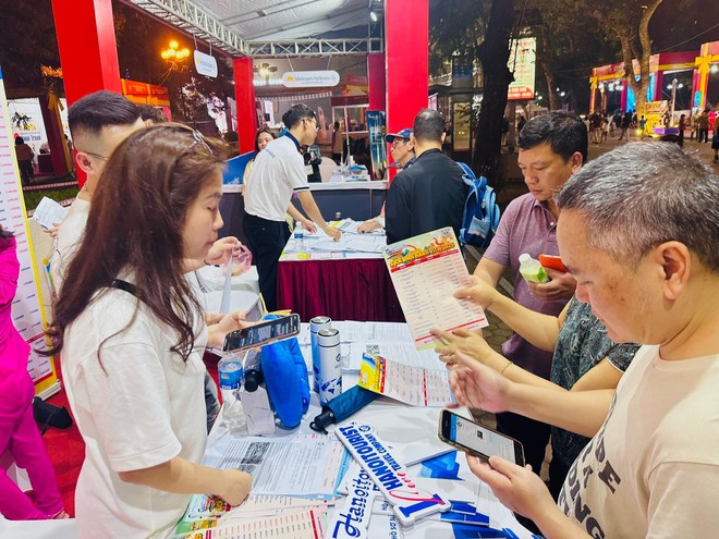 Lễ hội Quà tặng Du lịch Hà Nội 2025 thu hút hơn 3 vạn lượt khách- Ảnh 6.
