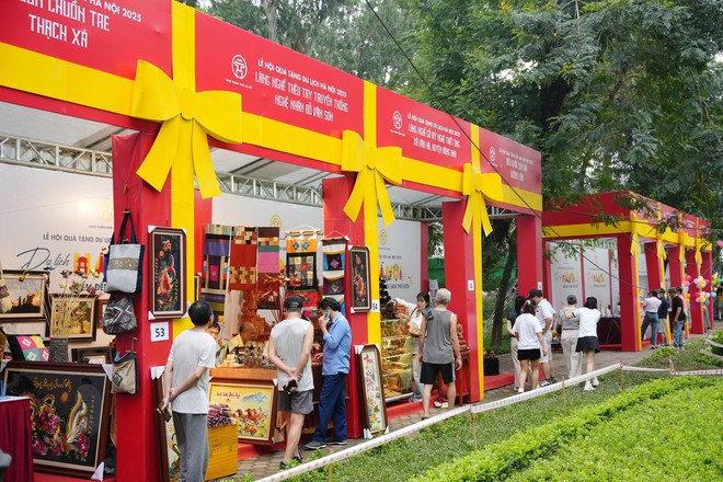 Lễ hội Quà tặng Du lịch Hà Nội 2025 thu hút hơn 3 vạn lượt khách- Ảnh 4.