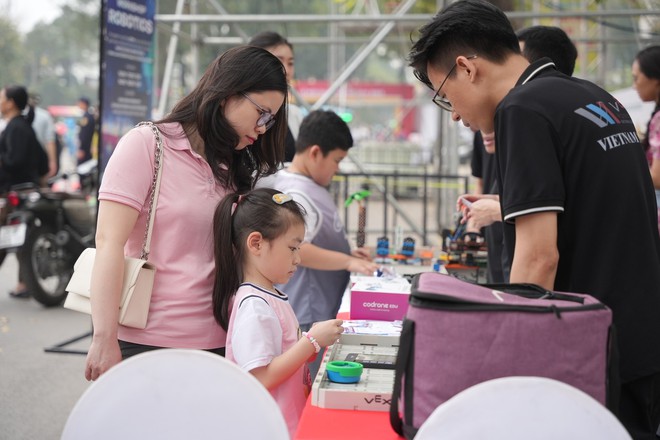 Lễ hội Quà tặng Du lịch Hà Nội 2025 thu hút hơn 3 vạn lượt khách- Ảnh 5.