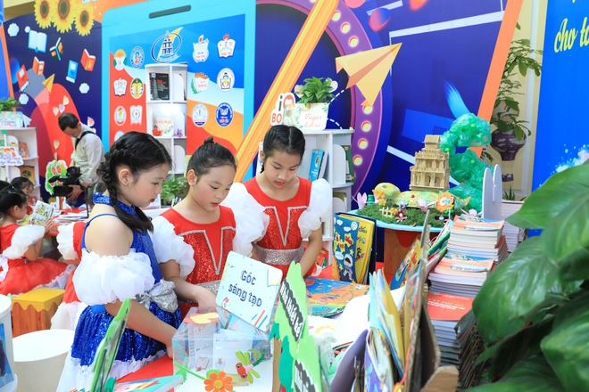 Tưng bừng Ngày hội sách “Hoàn Kiếm em yêu”- Ảnh 1.