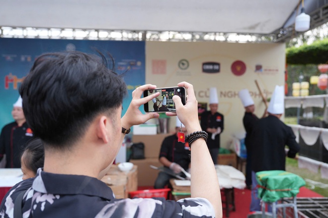 Khai mạc Festival Phở 2025 với chủ đề “Tinh hoa phở Việt - Di sản trong kỷ nguyên số”- Ảnh 7.
