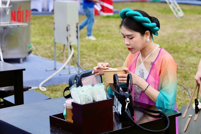 Khai mạc Festival Phở 2025 với chủ đề “Tinh hoa phở Việt - Di sản trong kỷ nguyên số”- Ảnh 6.