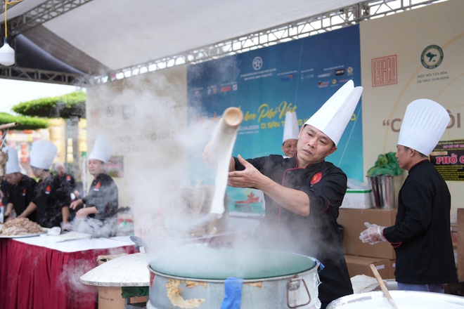 Khai mạc Festival Phở 2025 với chủ đề “Tinh hoa phở Việt - Di sản trong kỷ nguyên số”- Ảnh 4.