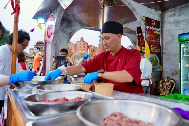 Khai mạc Festival Phở 2025 với chủ đề “Tinh hoa phở Việt - Di sản trong kỷ nguyên số”- Ảnh 5.