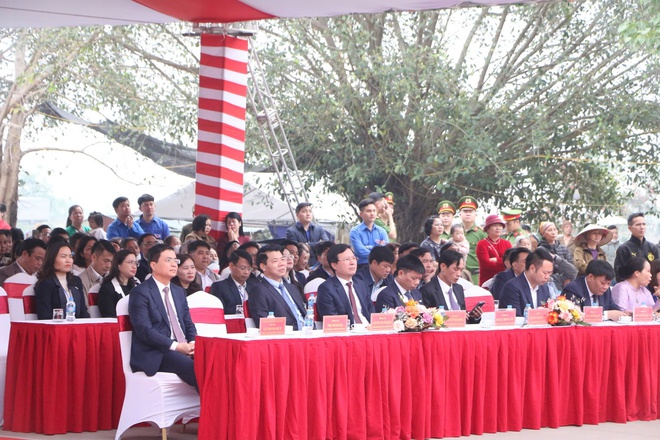 Công bố Quyết định ghi danh “Hội chùa Tây Phương” vào danh mục Di sản văn hóa phi vật thể Quốc gia- Ảnh 2. Công bố Quyết định ghi danh “Hội chùa Tây Phương” vào danh mục Di sản văn hóa phi vật thể Quốc gia- Ảnh 2.