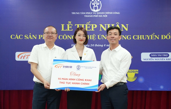 Trung tâm Phục vụ hành chính công Thành phố tiếp nhận các sản phẩm công nghệ ứng dụng Chuyển đổi số- Ảnh 3.