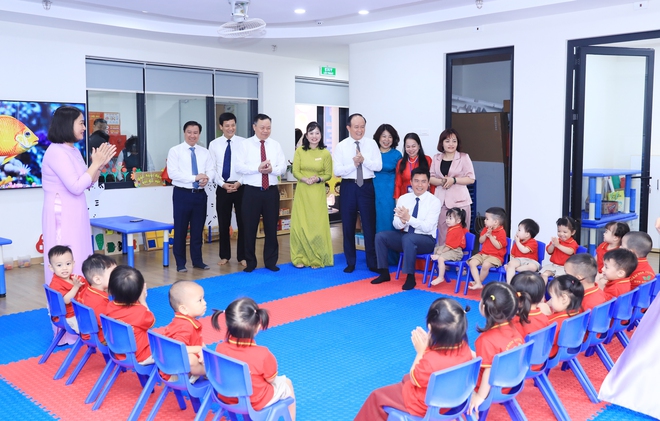 Quận Đống Đa gắn biển công trình chào mừng 50 năm Ngày Giải phóng Miền Nam, thống nhất đất nước- Ảnh 5.