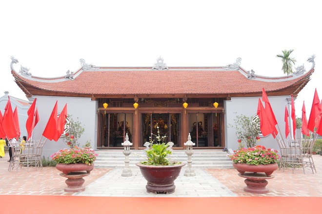 Long Biên gắn biển công trình chào mừng kỷ niệm 50 năm ngày Giải phóng miền Nam, thống nhất đất nước- Ảnh 8.