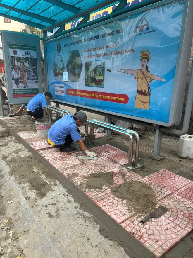 Hà Nội ra quân chỉnh trang hệ thống xe buýt chào mừng kỷ niệm 30/4 và 1/5- Ảnh 3.