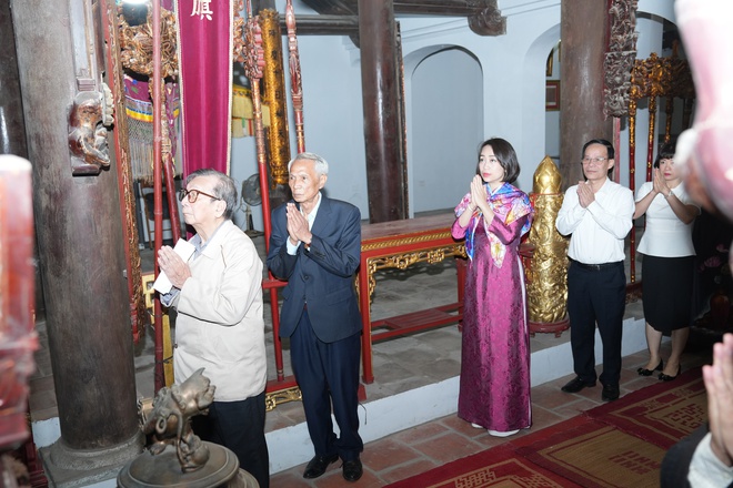 Long Biên: Phát huy giá trị di sản văn hóa phi vật thể các di tích thờ Linh Lang Đại Vương trên địa bàn- Ảnh 2.