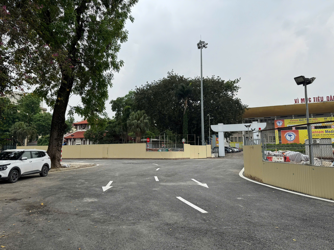 Tổ chức dựng rào thi công Ga ngầm S12 metro Nhổn - ga Hà Nội- Ảnh 1.