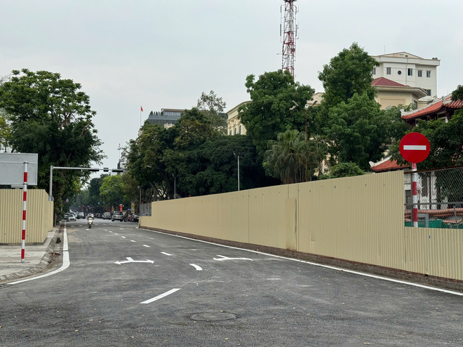 Tổ chức dựng rào thi công Ga ngầm S12 metro Nhổn - ga Hà Nội- Ảnh 2.