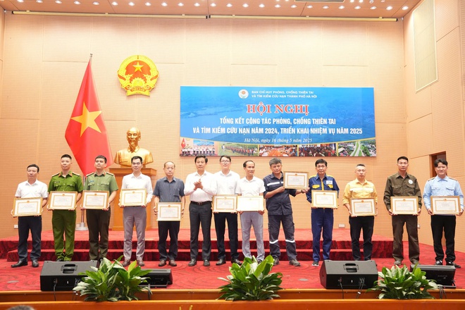 Thực hiện đồng bộ các giải pháp phòng, chống thiên tai nhằm tạo chuyển biến mạnh mẽ về nhận thức và hành động- Ảnh 8.