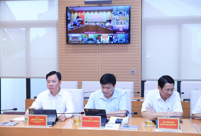 Thường trực HĐND thành phố Hà Nội giao ban với Thường trực HĐND quận, huyện, thị xã- Ảnh 3.