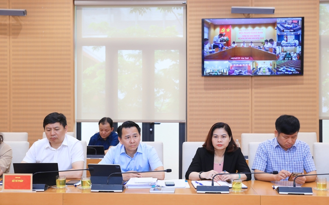 Thường trực HĐND thành phố Hà Nội giao ban với Thường trực HĐND quận, huyện, thị xã- Ảnh 4.