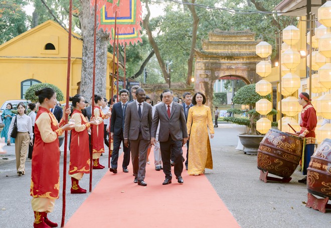 Hà Nội đề nghị UNESCO tiếp tục hỗ trợ bảo tồn Hoàng thành Thăng Long và Cổ Loa- Ảnh 4.