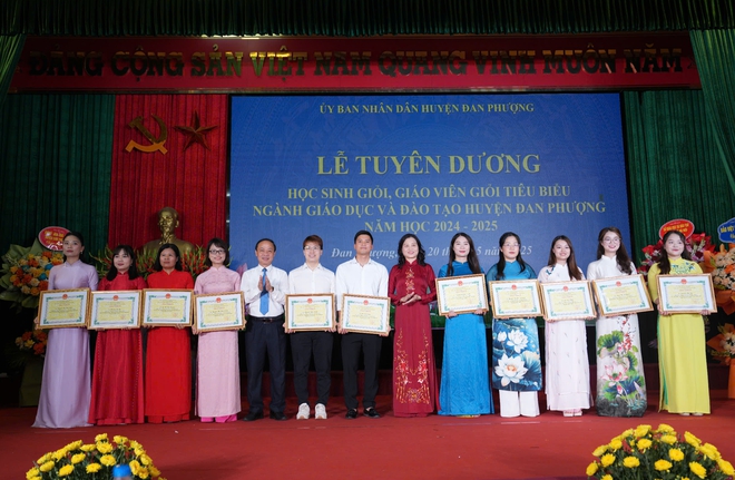 Đan Phượng: Những "ngôi sao tri thức" tỏa sáng năm học 2024-2025- Ảnh 2.