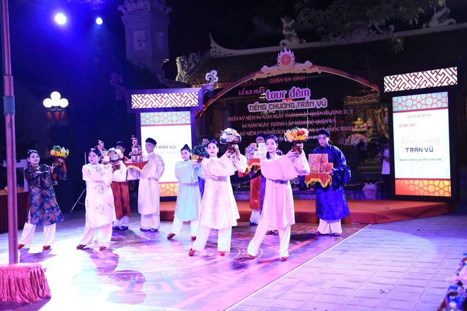 Hà Nội: Ra mắt sản phẩm du lịch tour đêm “Tiếng chuông Trấn Vũ”- Ảnh 3.