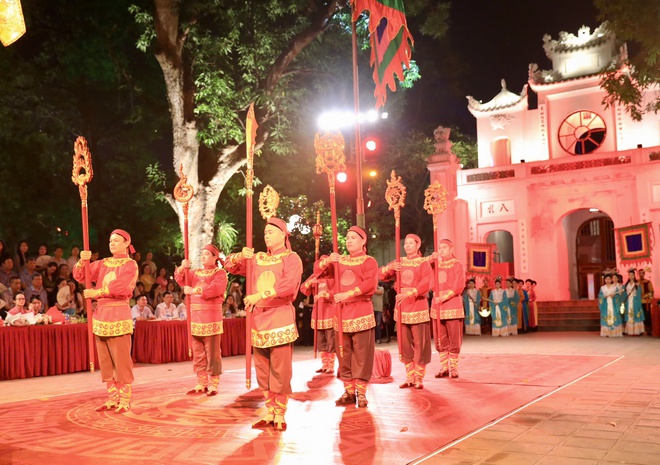 Hà Nội: Ra mắt sản phẩm du lịch tour đêm “Tiếng chuông Trấn Vũ”- Ảnh 4.