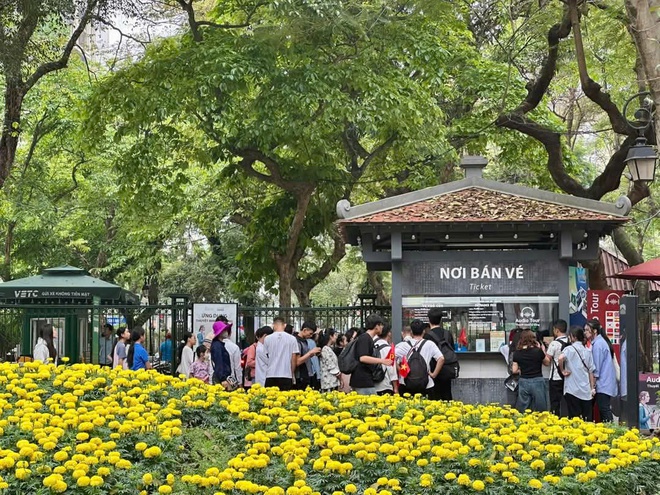 Du lịch Hà Nội "bứt phá" dịp nghỉ lễ 30/4 và 1/5- Ảnh 2.