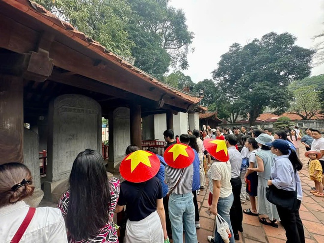 Du lịch Hà Nội "bứt phá" dịp nghỉ lễ 30/4 và 1/5- Ảnh 4.
