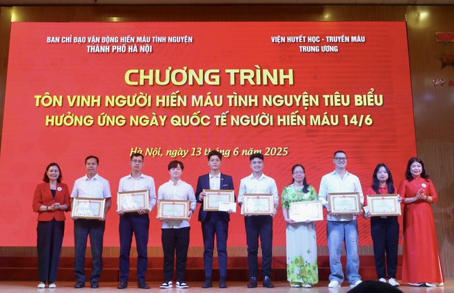 Tôn vinh người hiến máu tiêu biểu: Lan tỏa nghĩa cử cao đẹp, khơi dậy tinh thần nhân ái cộng đồng- Ảnh 4.