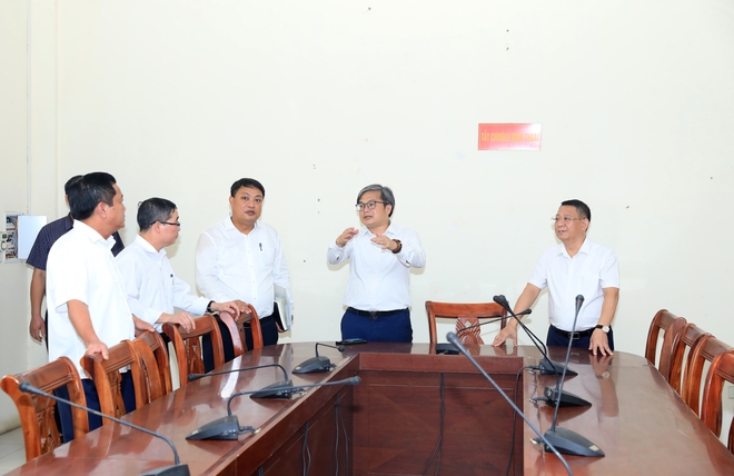 Phó Chủ tịch UBND Thành phố Trương Việt Dũng làm việc với huyện Mê Linh về công tác sắp xếp đơn vị hành chính cấp xã- Ảnh 4.