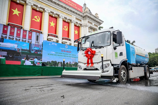 Hà Nội tiên phong vận hành thiết bị vệ sinh môi trường hiện đại tại 4 quận nội đô- Ảnh 4.