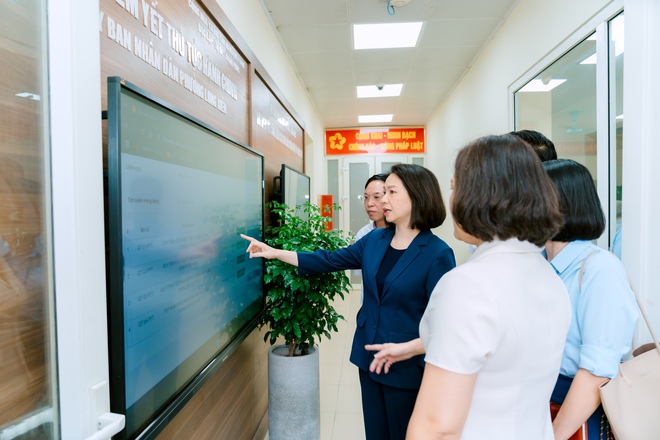Phó Chủ tịch UBND Thành phố Vũ Thu Hà kiểm tra thực tế các phường mới sau sắp xếp của quận Long Biên- Ảnh 3.