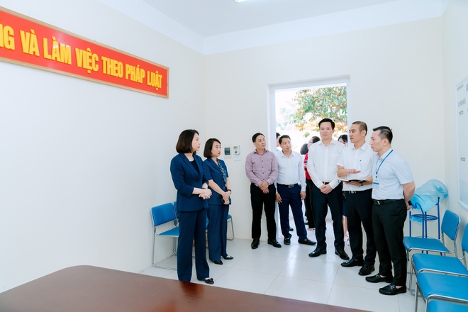 Phó Chủ tịch UBND Thành phố Vũ Thu Hà kiểm tra thực tế các phường mới sau sắp xếp của quận Long Biên- Ảnh 6.