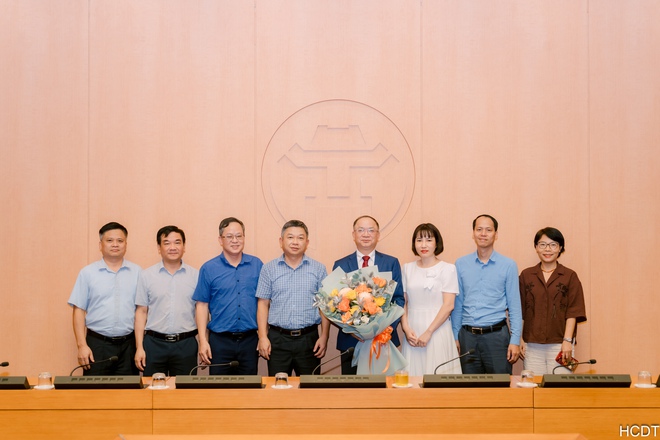 Hà Nội có tân Phó Chánh Văn phòng UBND và Phó Giám đốc Sở Quy hoạch - Kiến trúc- Ảnh 9.