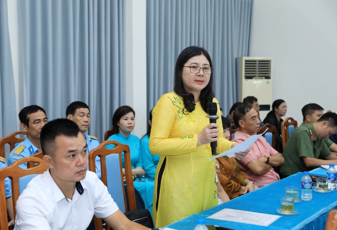 Chủ tịch HĐND Thành phố Nguyễn Ngọc Tuấn tiếp xúc cử tri các phường: Hoàn Kiếm, Cửa Nam, Hồng Hà- Ảnh 3. Chủ tịch HĐND Thành phố Nguyễn Ngọc Tuấn tiếp xúc cử tri các phường: Hoàn Kiếm, Cửa Nam, Hồng Hà- Ảnh 3.