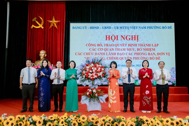 Phường Bồ Đề quyết tâm xây dựng bộ máy chính quyền mới hoạt động hiệu lực, hiệu quả, gần dân, vì dân- Ảnh 3.