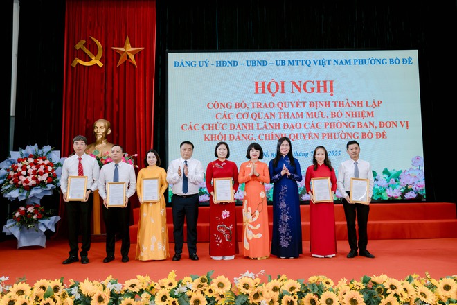 Phường Bồ Đề quyết tâm xây dựng bộ máy chính quyền mới hoạt động hiệu lực, hiệu quả, gần dân, vì dân- Ảnh 4.