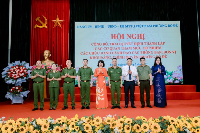 Phường Bồ Đề quyết tâm xây dựng bộ máy chính quyền mới hoạt động hiệu lực, hiệu quả, gần dân, vì dân- Ảnh 6.