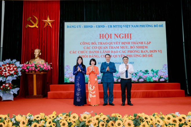 Phường Bồ Đề quyết tâm xây dựng bộ máy chính quyền mới hoạt động hiệu lực, hiệu quả, gần dân, vì dân- Ảnh 7.