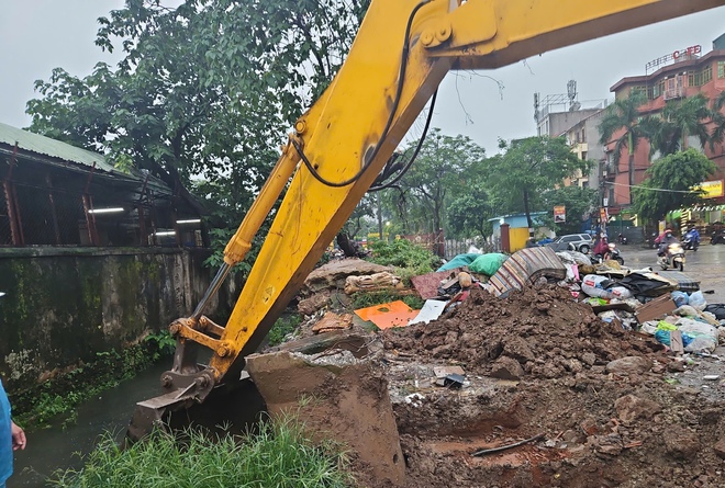 Phường Tương Mai: Lập Sở chỉ huy, hỗ trợ dân gia cố nhà chống bão- Ảnh 6.