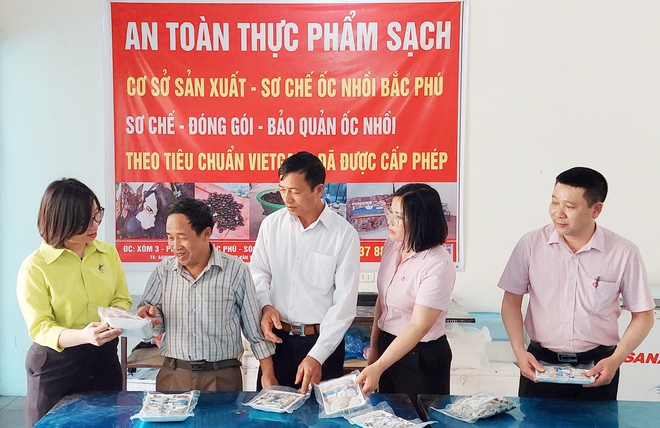Nguồn vốn tín dụng chính sách: “Đòn bẩy” phát triển sản phẩm OCOP và làng nghề Hà Nội- Ảnh 3. Nguồn vốn tín dụng chính sách: “Đòn bẩy” phát triển sản phẩm OCOP và làng nghề Hà Nội- Ảnh 3.