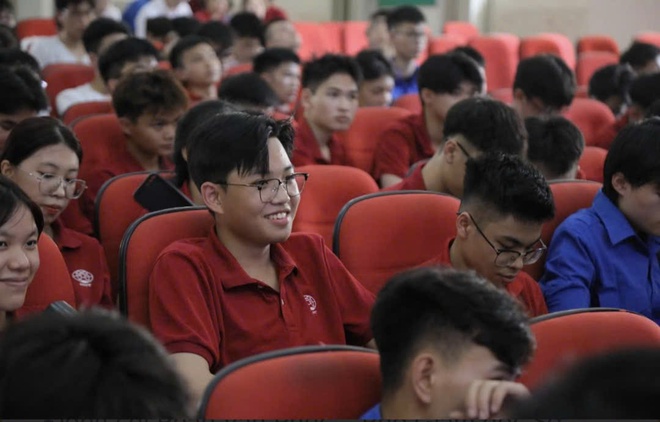 Hà Nội khởi động chiến dịch "45 ngày đêm" thúc đẩy chuyển đổi số tại các xã, phường- Ảnh 4.