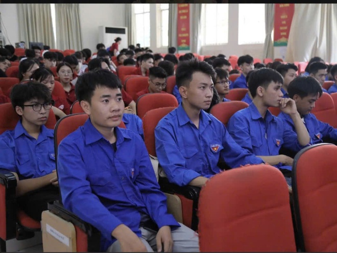 Hà Nội khởi động chiến dịch "45 ngày đêm" thúc đẩy chuyển đổi số tại các xã, phường- Ảnh 5.