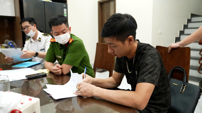 Công an Hà Nội triệt phá đường dây giết mổ, tiêu thụ thịt lợn nhiễm bệnh- Ảnh 4.