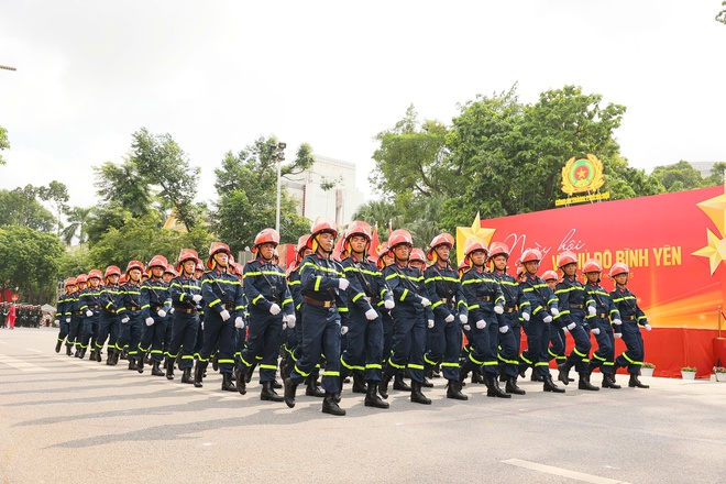“Ngày hội vì Thủ đô bình yên”: Lan tỏa thông điệp tinh thần vì nước quên thân, vì dân phục vụ- Ảnh 4.